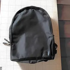 未使用品　ships シップス　シンプル ブラック リュック・バックパックのサムネイル