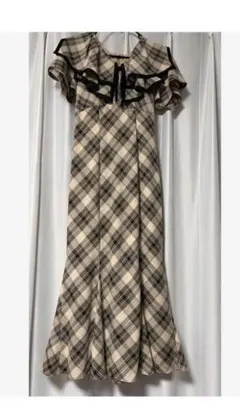 スクエアフリルマーメイドワンピース リリアンカラット