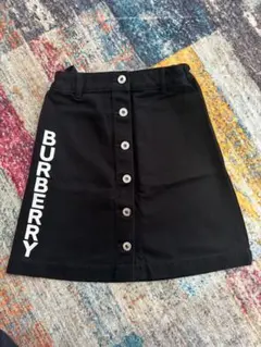 BURBERRY ブラックスカート ボタンフロントのサムネイル