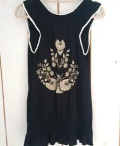 Free　People　刺繍入りノースリーブトップス ブラックのサムネイル