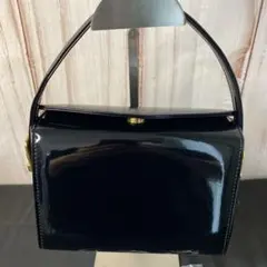 【美品・1度のみ使用】エナメル風 黒 ハンドバッグ ショルダーストラップ付き