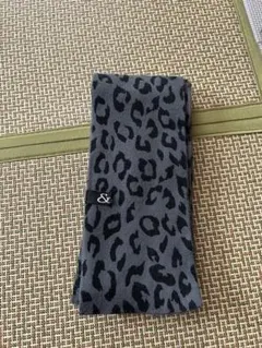 ヒョウ柄 グレー ニットマフラー