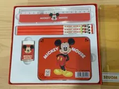 【未使用】ミッキーマウス　文房具セット（鉛筆、ミニ色鉛筆、消しゴム、定規）