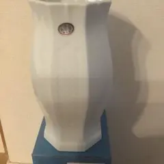 有田焼　花瓶　八角形　白磁