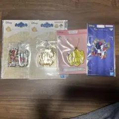 ディズニーキャラクター アクリルキーホルダー 4個セット