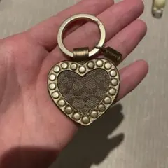 COACH ハート型キーホルダー　シグネチャーチャーム