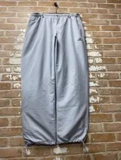 00s adidas アディダス　ナイロンパンツ　刺繍　シルバー　グレー　y2k