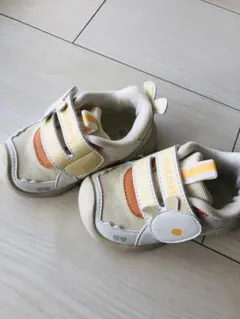 ベビーシューズ クリーム色