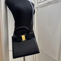 美品フェラガモショルダーバック