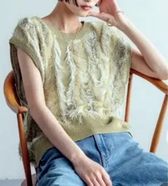 美品　lowrys farm フリンジニットベスト　ノースリーブカットソー