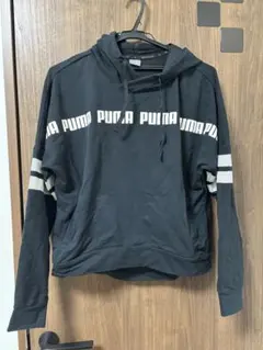 PUMA フードパーカー ブラック ロゴ入り