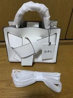 grl tr414 2wayノットレザートートバッグ　リボンショルダー　ホワイト