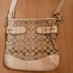 COACH シグネチャー ショルダーバッグ ベージュのサムネイル