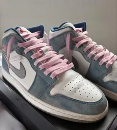 Nike Air Jordan 1 Mid ハイパーロイヤルのサムネイル