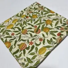 月末大特価！大人気！ウィリアムモリス！果物と葉のデザイン 綿生地