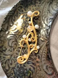 ヴィンテージ風 ゴールド・パール ・ビジュー ブローチ 卒業式 入学式