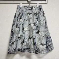花柄　膝丈フレアスカート　Mサイズ　レディース