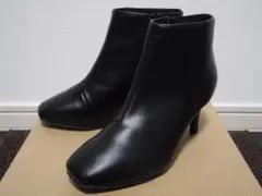 新品 Vivian M ブーツ　ショート 22 23 ヒール ファスナー PU