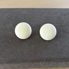 ホワイト 丸形 イヤリング　ヴィンテージ