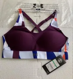 Under Armour クロスストラップ スポーツブラ