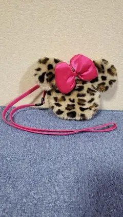 ミニーちゃん　ヒョウ柄　ポシェット　パスケース　コインケース　ディズニー