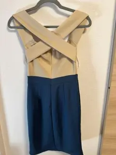 クロスバックデザイン タイトフィットドレス