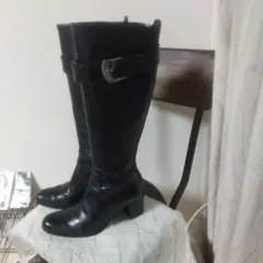 ALBERT ZAGOの黒革のロングブーツ