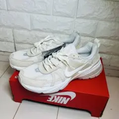 新品 NIKE ナイキ　V2K ラン　スニーカー　ベージュ　厚底　28.5cm