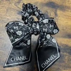 CHANEL ツイードシュシュ 黒 - メルカリ