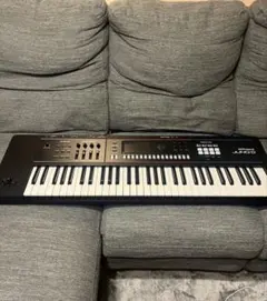 Roland JUNO-1 ハードケース付き ※1箇所動作不良 - メルカリ