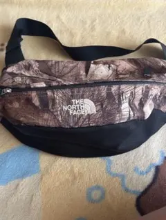 THE NORTH FACE 迷彩柄 ボディバッグ