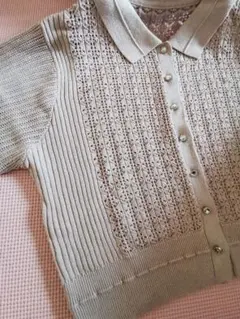 【axes femme POETIQUE】ビジューボタン襟付ニットカーディガン