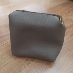 グレー 合成皮革 角型ポーチ