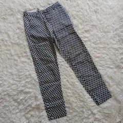 H＆M エイチアンドエム 幾何学模様 スリムフィットカジュアルパンツ Sサイズ