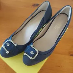 美品 ネイビースエード バックル付き ハイヒールパンプス23.5cm