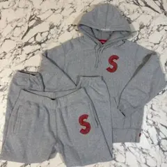 2026年最新】supremeセットアップの人気アイテム - メルカリ