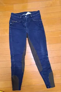 Item thumbnail for item a9e1bfd0-7927-481b-8996-e6b7d64f51dc