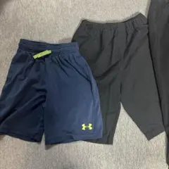 UNDER ARMOUR ネイビー ハーフパンツとハーフパンツ、黒スウェット