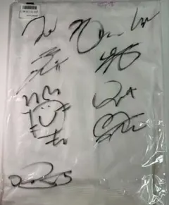 TWICE  メンバーサイン入りTシャツ ツゥイ トゥワイス TWICE サイン入り ロゴ入り ブラック 黒Tシャツ T