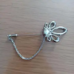 花形シルバーブローチ クリスタル付き　ラペルピン　新品