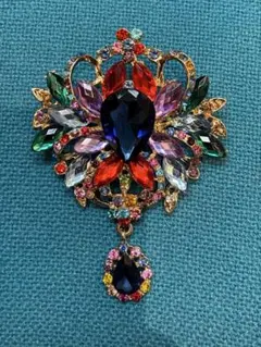 【極彩色の輝き】フェニックス・テイル クリスタル ブローチ ドロップチャーム付