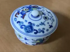 青と白の蓋付き湯飲み