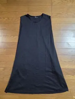 ZARA ノースリーブ ひざ丈ワンピース 黒　ザラ　ブラックAライン