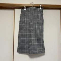 新品タグ付きearth music&ecologyチェックタイトスカートM黒系
