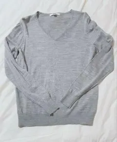 ユニクロ UNIQLO Vネックニット 毛100% セーター グレー