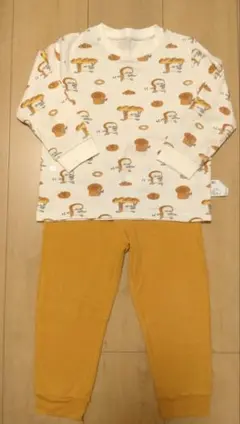 ユニクロ　パンどろぼう　パジャマ　長袖　絵本　男の子　女の子　100cm