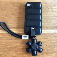 iPhone16e iPhone17e ケース　ダウンジャケット風　フラワー