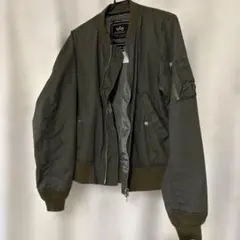 ALPHA INDUSTRIESのMA-1フライトジャケット