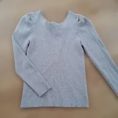 美品ライト グレー リブ編み セーターバックリボン M　クチュールブローチ