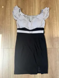 オフショルダー フリル ナイトドレス